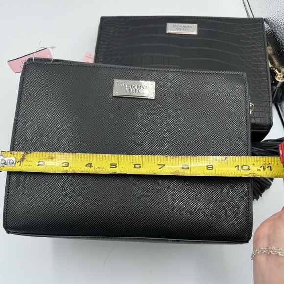 NWT Lot 3 VICTORIA'S SECRET BLACK ALLIGATOR BEAUTY POUCH WITH TASSEL - Picture 6 of 7